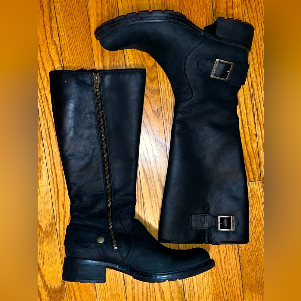 TIMBERLAND WOMEN’S BLACK KNEE-HIGH BOOTS WITH LUG SOLE (WATERPROOF)